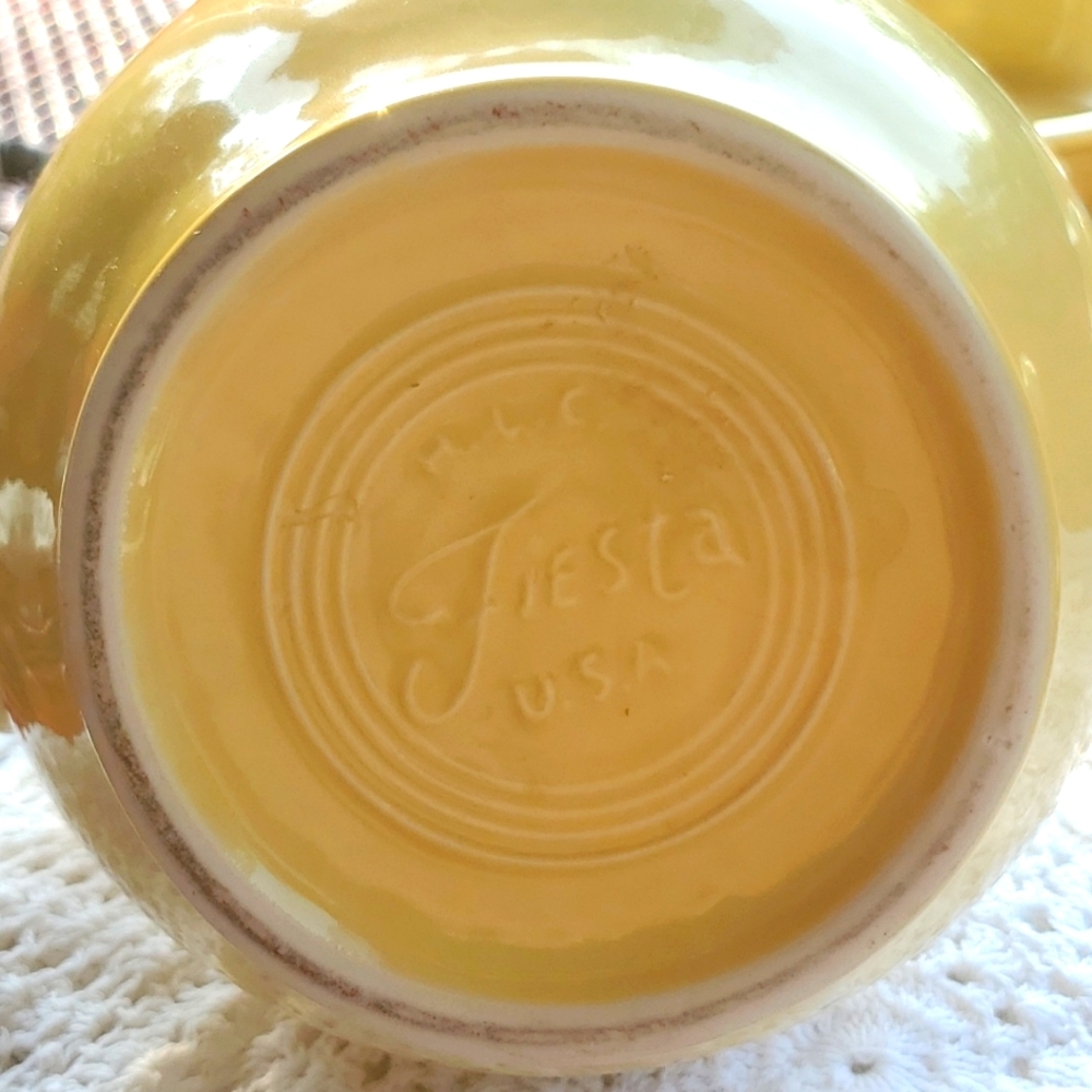 Fiestaware Pale Yellow Water Pitcher - Picture 5 of 12